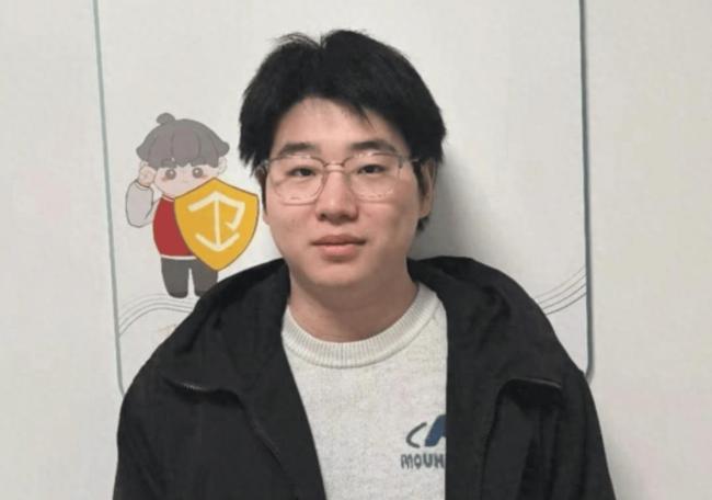 24岁北大才子猝死 体重从130斤飙到220斤