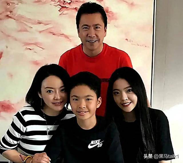 家里破产后，华谊公主王文也面相都变了