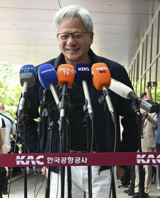 黄仁勋下一步不是芯片？“这些飙股”泄新野心