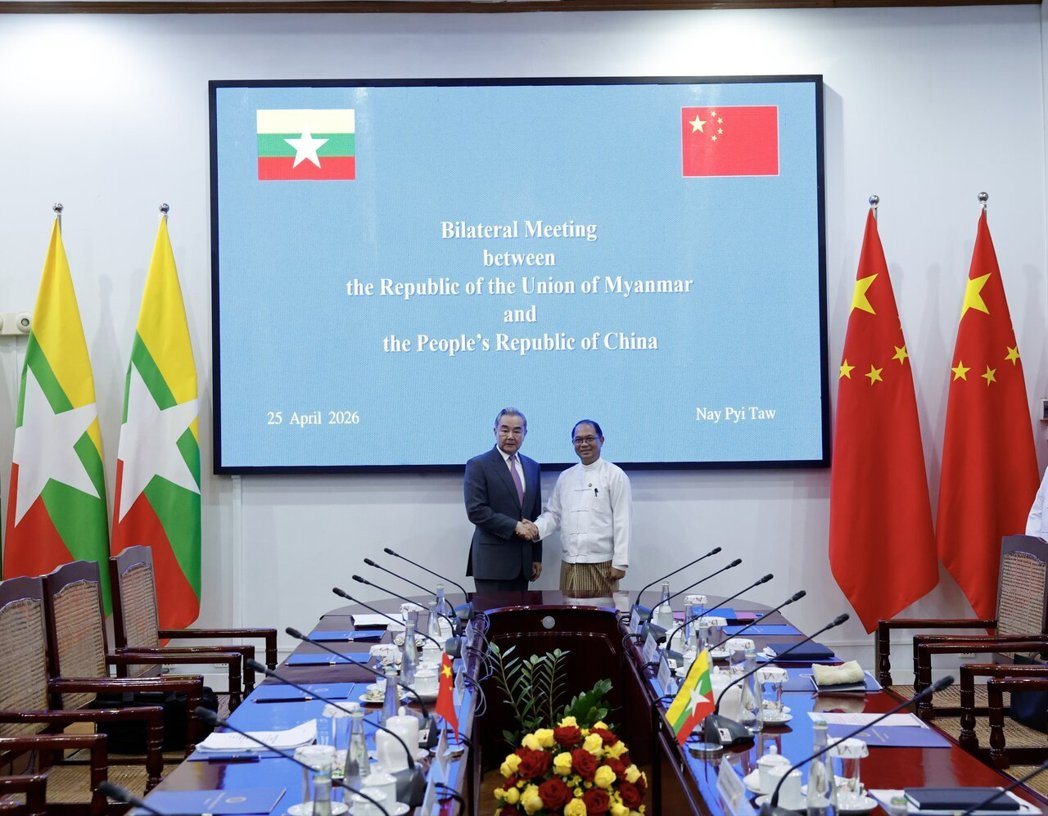 中共外长王毅5日与缅甸外长丁貌瑞在北京会谈。图为王毅(左)和丁貌瑞4月在缅甸会谈... 中共外长王毅5日与缅甸外长丁貌瑞在北京会谈。图为王毅(左)和丁貌瑞4月在缅甸会谈...