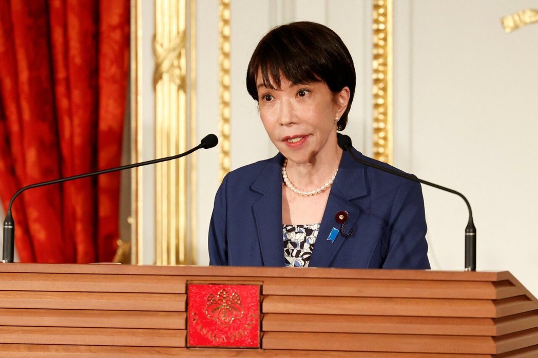 日本高市早苗的孙子被爆到“敌国”中国留学。图为日前她在迎接来访的防疫总统小马可... 日本高市早苗的孙子被爆到“敌国”中国留学。图为日前她在迎接来访的防疫总统小马可...