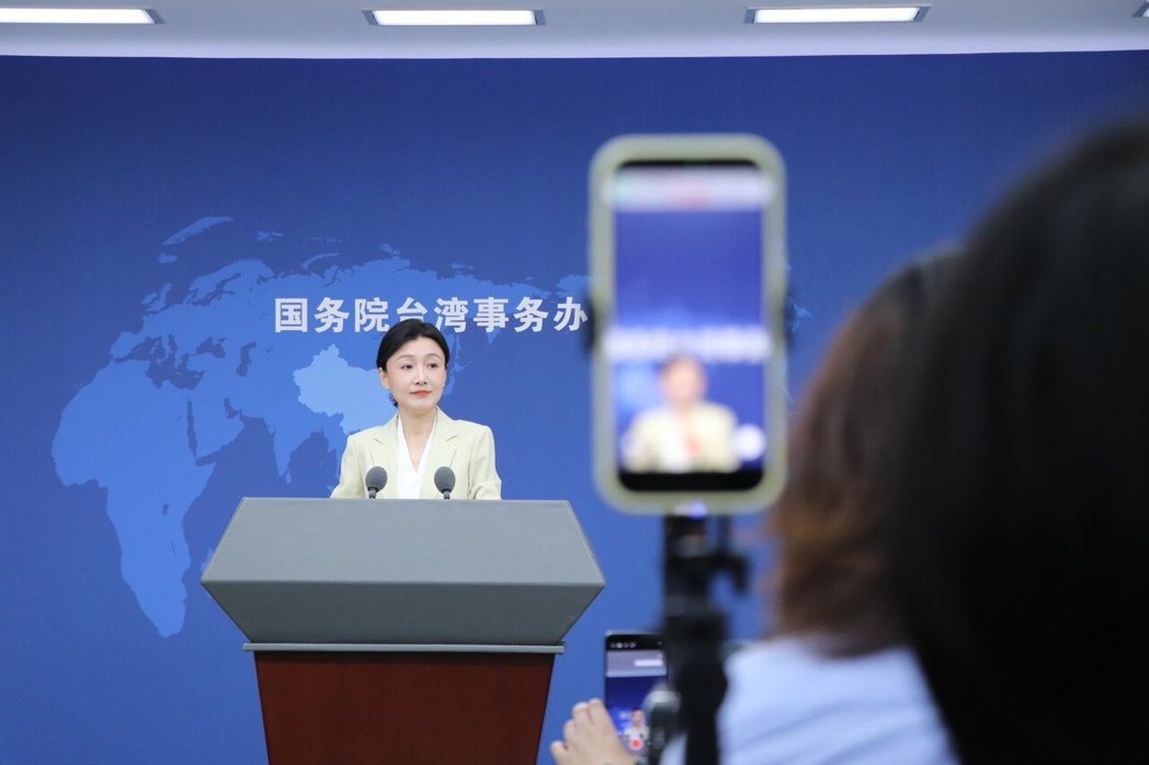 针对八旗文化总编辑富察是否已出狱、目前仍遭限制出境,大陆国台办发言人张晗10日在... 针对八旗文化总编辑富察是否已出狱、目前仍遭限制出境,大陆国台办发言人张晗10日在...