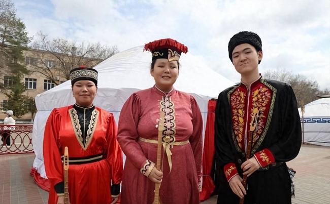 入俄400年反而高度汉化 一句“吃了吗”让人破防