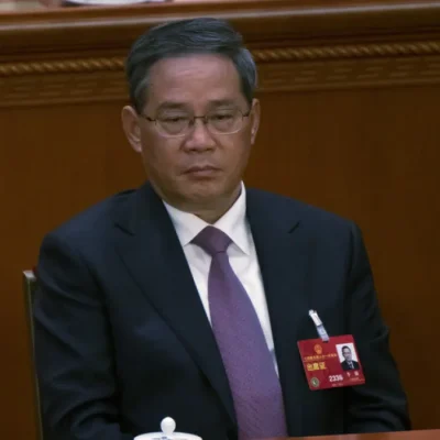 从总理座上宾到一夕禁言！科技巨头触碰红线？