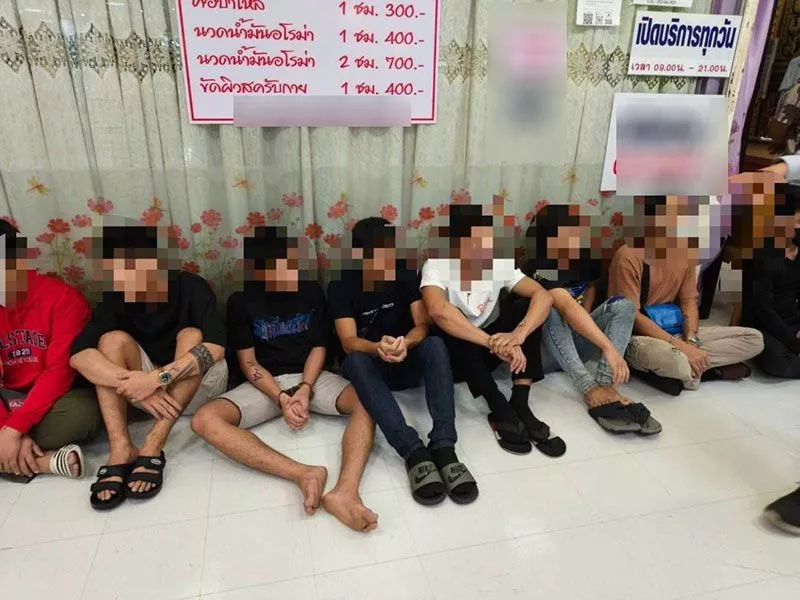 13男按摩师在泰国被捕,“很受中年女性欢迎”引发争议