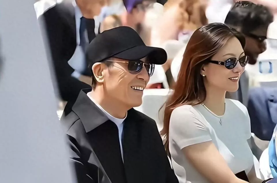 取消张艺谋妻子认证后,陈婷真实婚姻状态曝光