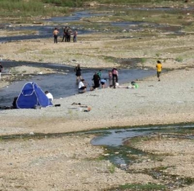美军炸毁伊朗水库   酷热天气下2万人断水