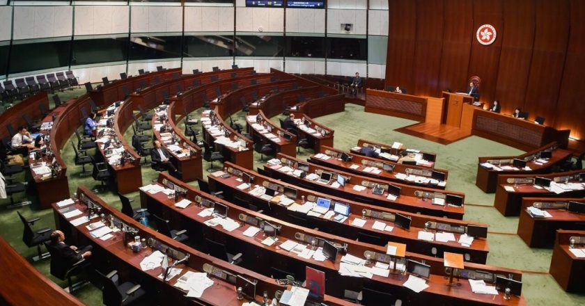 港府先立法后审议 立法会两小时审完国安附例