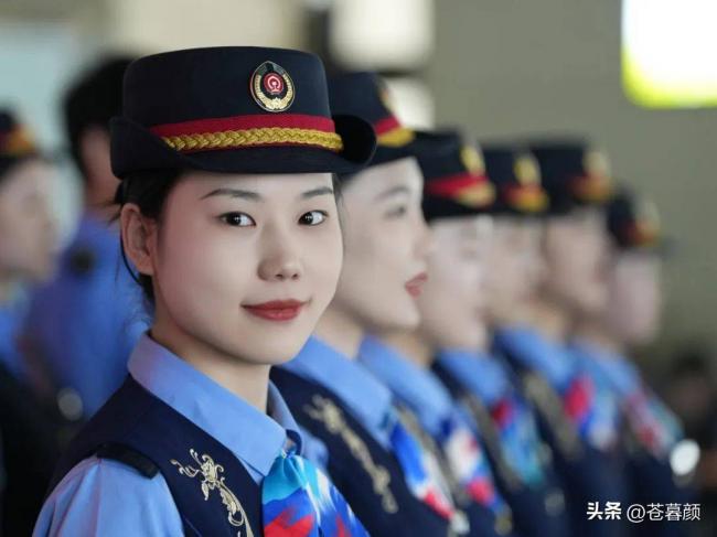 为什幺女乘务员纷纷从高铁离职?内幕被揭开 为什幺女乘务员纷纷从高铁离职?内幕被揭开