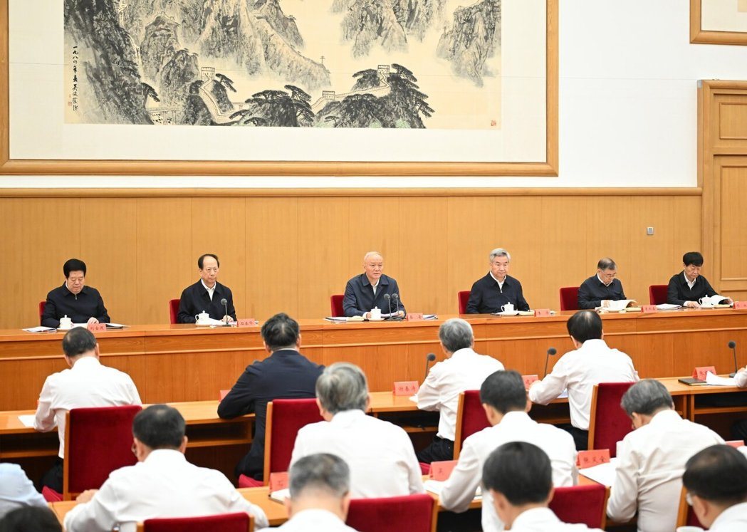 6月15日中共总书记习近平73岁生日这天,中共全国党建工作座谈会在北京召开,正式... 6月15日中共总书记习近平73岁生日这天,中共全国党建工作座谈会在北京召开,正式...