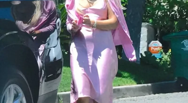 贝克汉姆14岁女儿被曝，独自去见哥嫂却未如愿