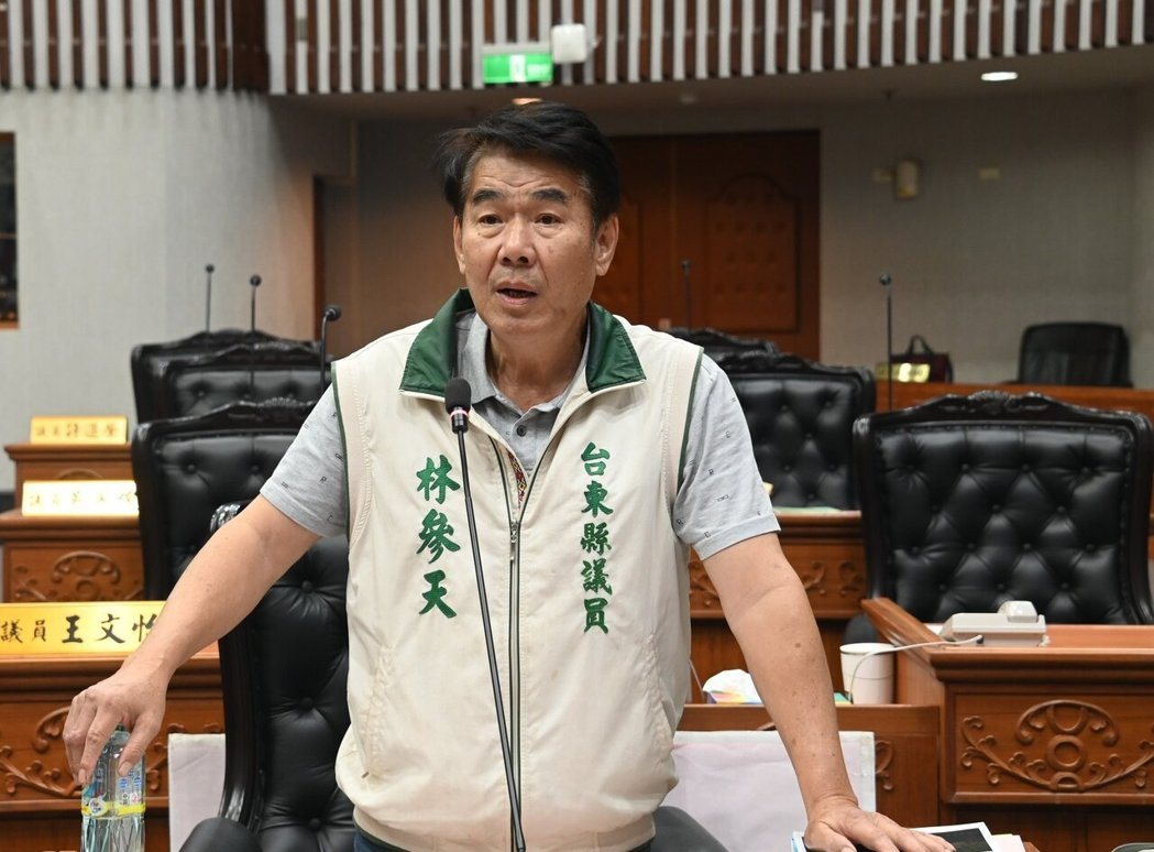 无党籍台东县议员林参天批评,中国市场存在高度不确定性,不应让农民承担单一市场风险... 无党籍台东县议员林参天批评,中国市场存在高度不确定性,不应让农民承担单一市场风险...