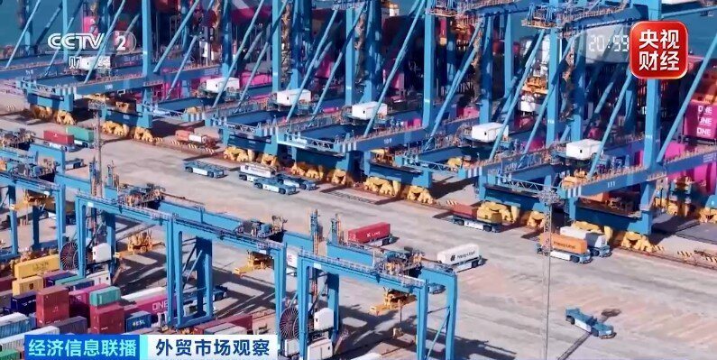随著中美经贸关系回稳,大陆对美出口需求回升,中美航线近期出现舱位及空柜短缺。(央... 随著中美经贸关系回稳,大陆对美出口需求回升,中美航线近期出现舱位及空柜短缺。(央...