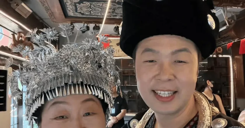 沈梦辰端午节晒婆婆与老公，杜海涛与妈妈一模一样