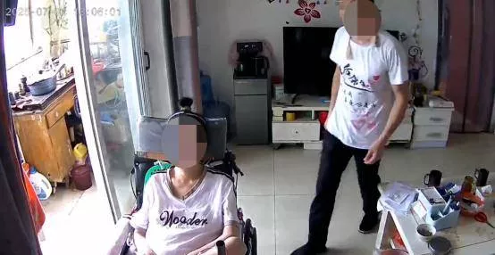 渐冻症女子被护工猥亵,监控拍下全程