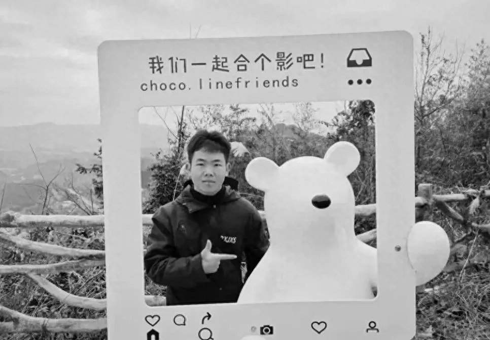 致敬,一路走好!年仅20岁外卖员跳河救人牺牲