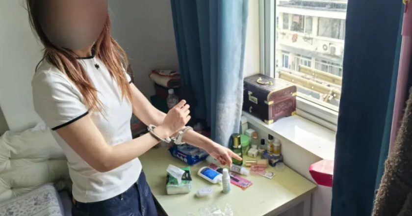 一女子趁闺蜜出国把金戒指掉包，给自己还网贷