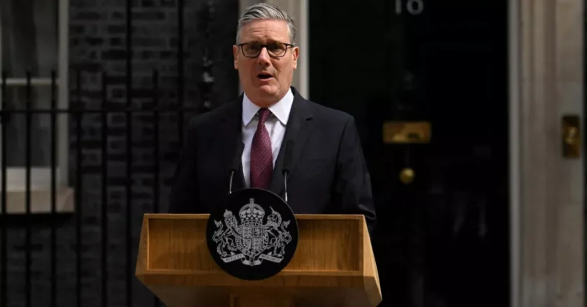 英国政坛震荡！斯塔默哽咽宣布辞职