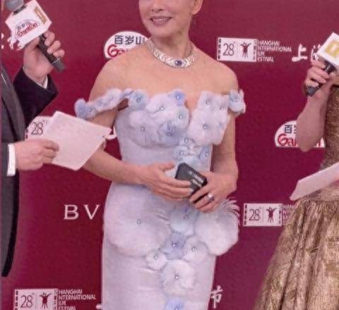 陈冲父亲 今年95岁高龄仍健在 加入美国籍的她难怪回国定居