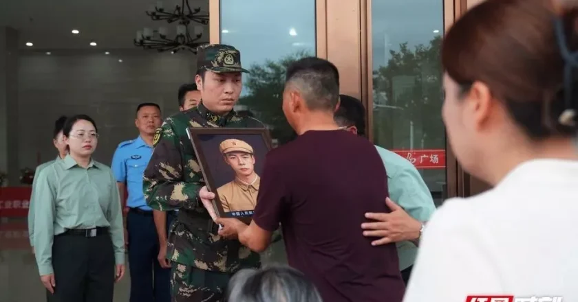 时隔73年，93岁的妻子与20岁的丈夫终于“相见”