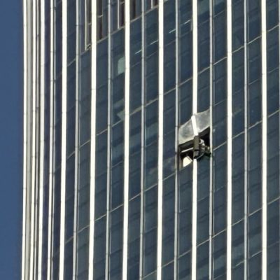 小飞机撞北京最高楼「中国尊」 官方通报：驾驶死亡、13人受伤