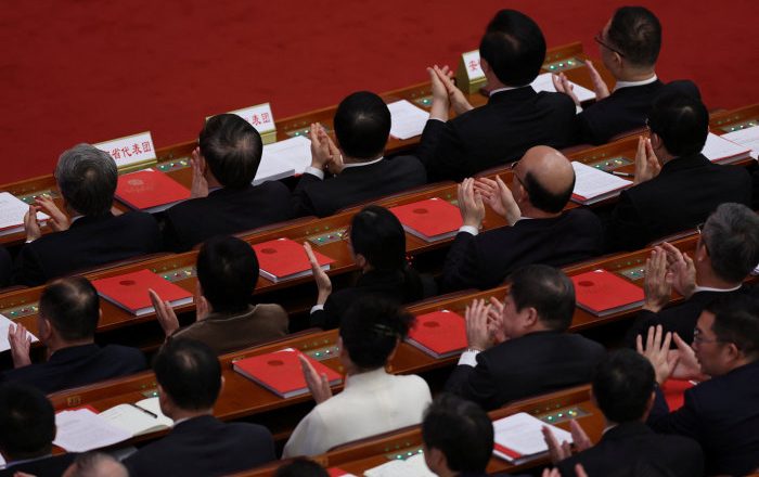 中共政坛明星轰然坠落的背后