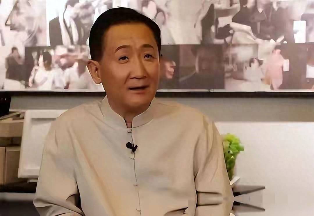原来他是梁天儿子 出身北大世家是北大高材生 如今成父亲的骄傲