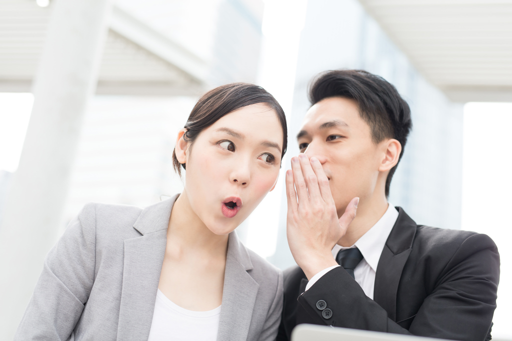 波兰科学家研究发现,偶尔聊聊八卦其实有其好处。 (示意图:shutterstock/达志)