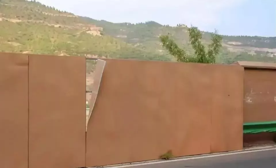 泰山景区有无权限建立刀片隔离网?兼谈我国景区管理