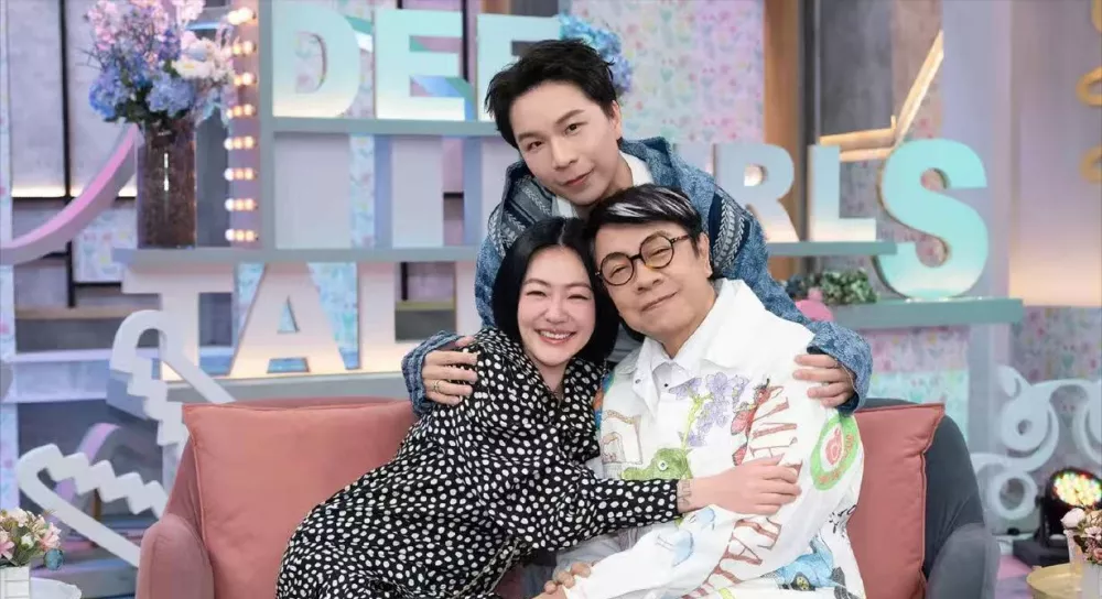 小S一家游香港,两个女儿成熟美艳
