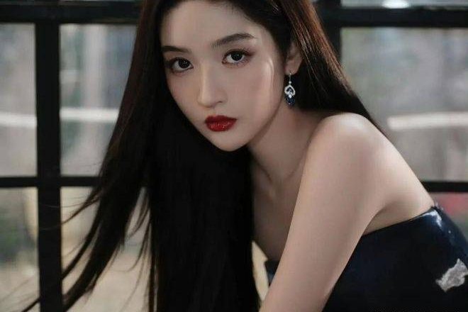 29岁王玉雯近况曝光！半个内娱都是她的发小