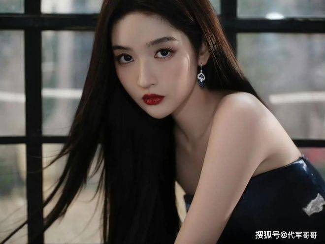 29岁王玉雯近况曝光!半个内娱都是她的发小