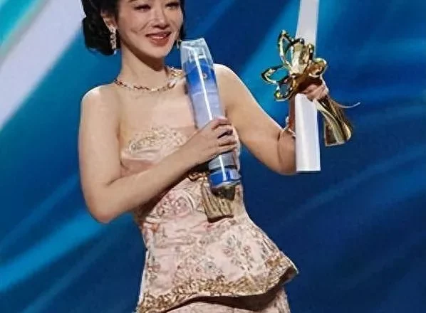被传复婚带娃仅 1 个月，好友爆赵丽颖真实近况