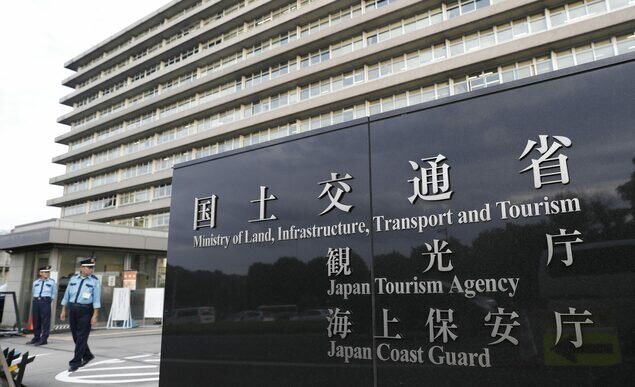 大陆外交部亚洲司司长刘劲松30日在马尼拉与菲律宾外交部部长助理兼亚太司长阿尔费雷... 大陆外交部亚洲司司长刘劲松30日在马尼拉与菲律宾外交部部长助理兼亚太司长阿尔费雷...