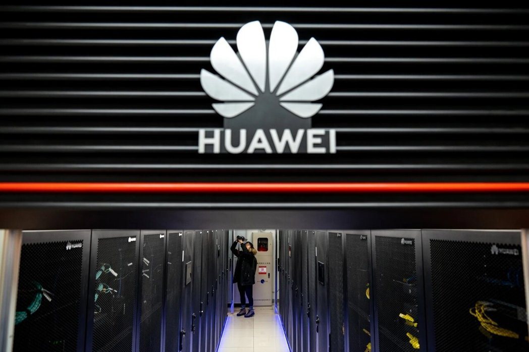 华为的韬定律利用技术为「逻辑折叠」将改写晶片架构,不过专家认为短期仍难以追上台积... 华为的韬定律利用技术为「逻辑折叠」将改写晶片架构,不过专家认为短期仍难以追上台积...