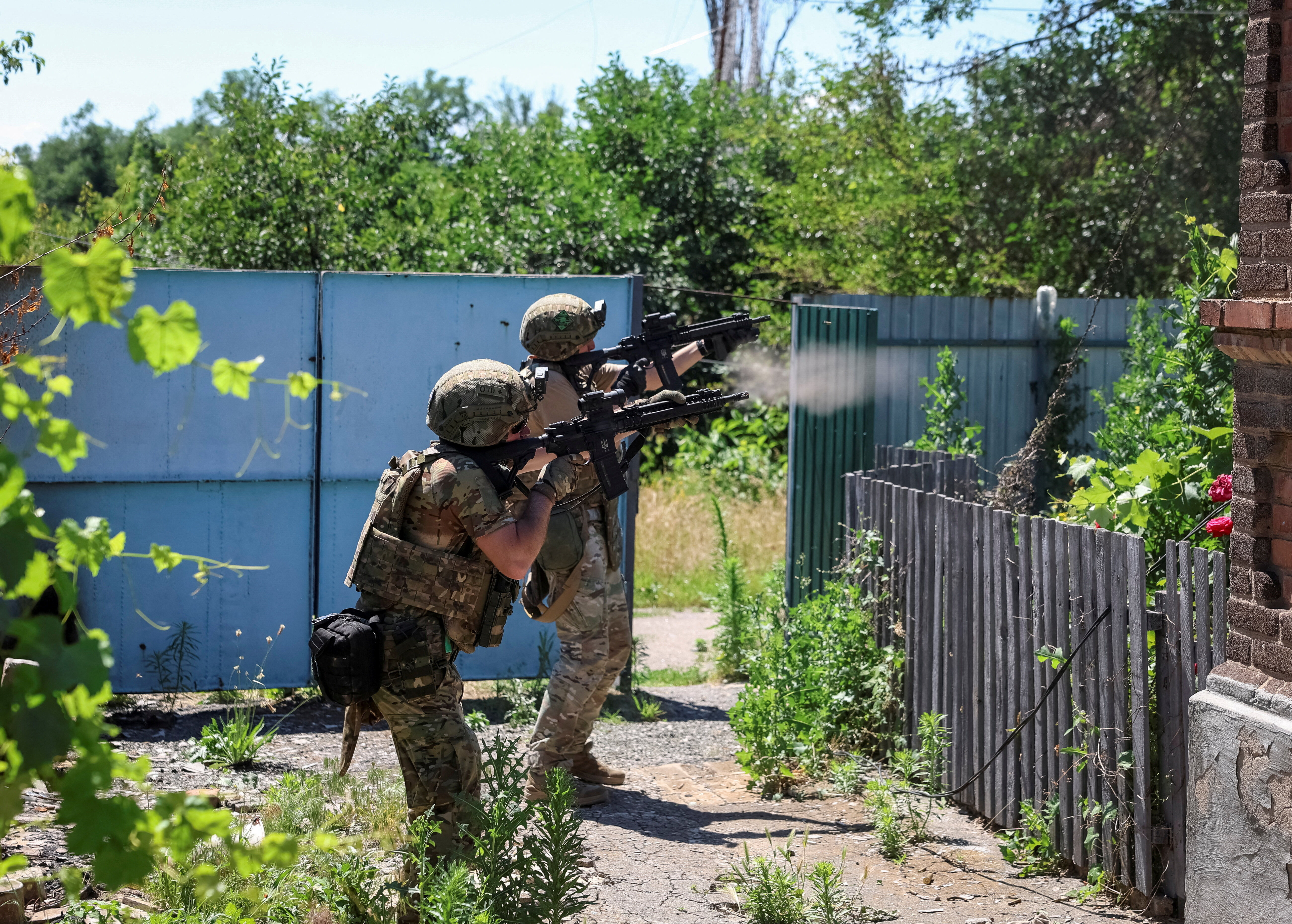 ▲▼乌克兰士兵在康斯坦丁诺夫卡(Kostiantynivka)周边击落俄罗斯无人机。 (图/路透) ▲▼乌克兰士兵在康斯坦丁诺夫卡(Kostiantynivka)周边击落俄罗斯无人机。 (图/路透)