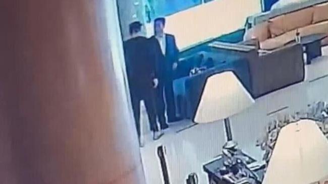 恶法生效后首起!矢板明夫被打 中国男机场被捕 恶法生效后首起!矢板明夫被打 中国男机场被捕