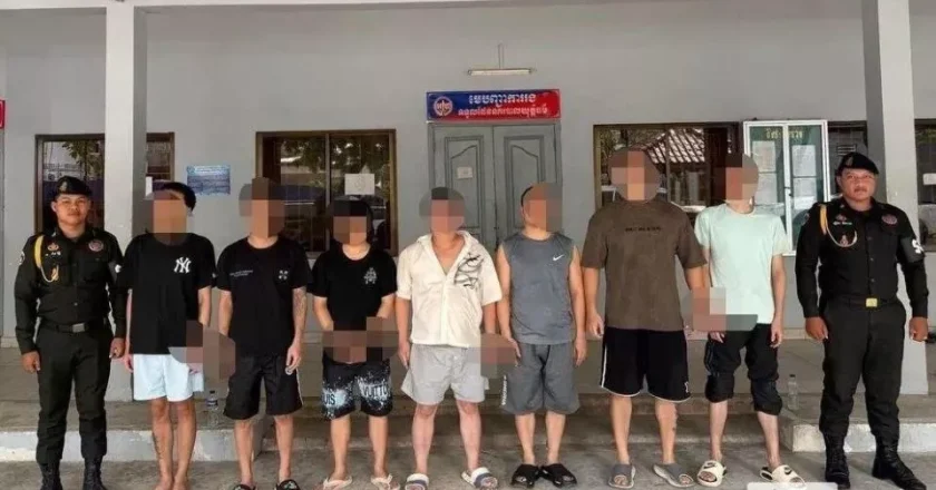 柬埔寨逮捕7名涉电诈中国男子,查获690部手机