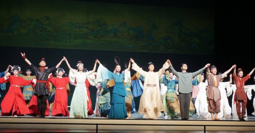 陆舞蹈诗剧「只此青绿」在台演出获好评还加场 国台办「这么说」