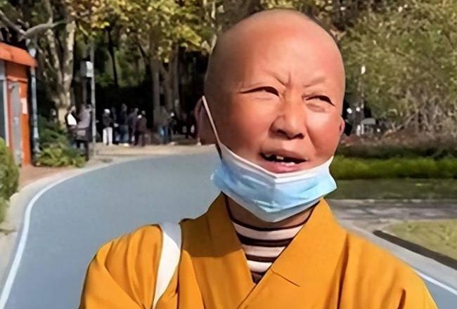 她抛下女儿裸捐588万出家，如今肠子悔青