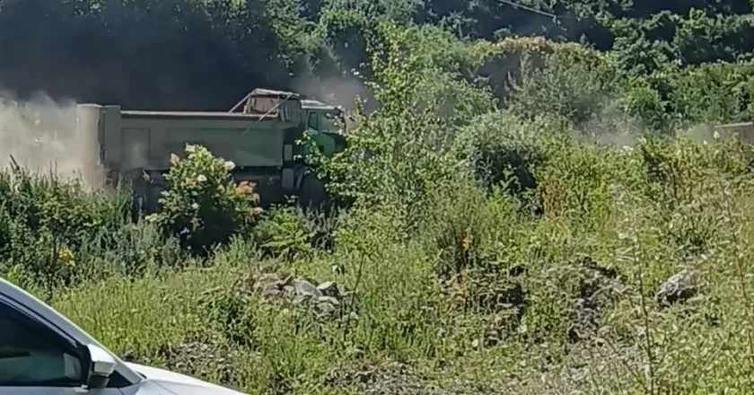 甘肃山体滑坡21人遇难,载工人进山的女司机躲过一劫