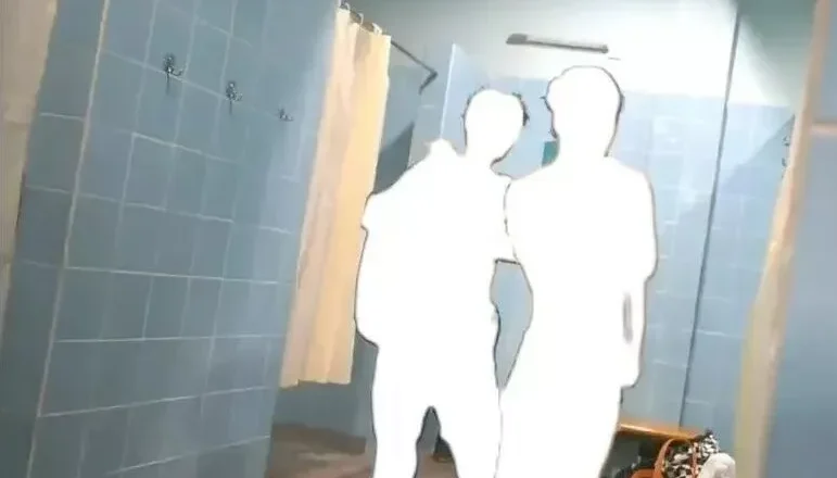 抓偷拍 4 年,我被做成色情视频男主角