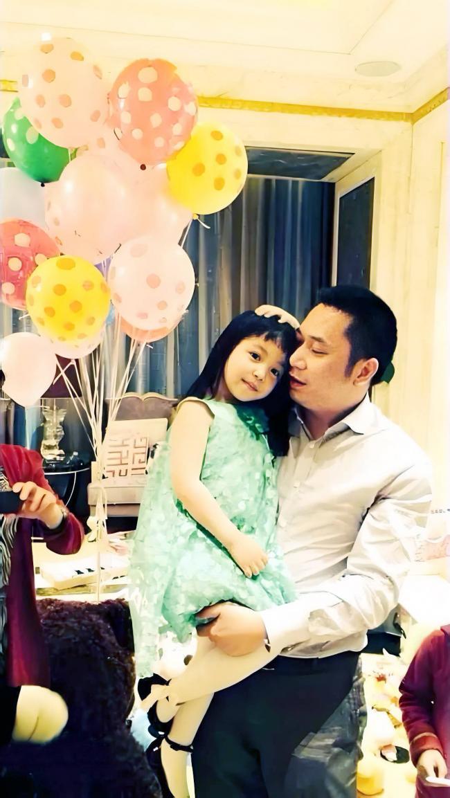 黄有龙:与赵薇结婚当生意 离异后两人仍联系 黄有龙:与赵薇结婚当生意 离异后两人仍联系