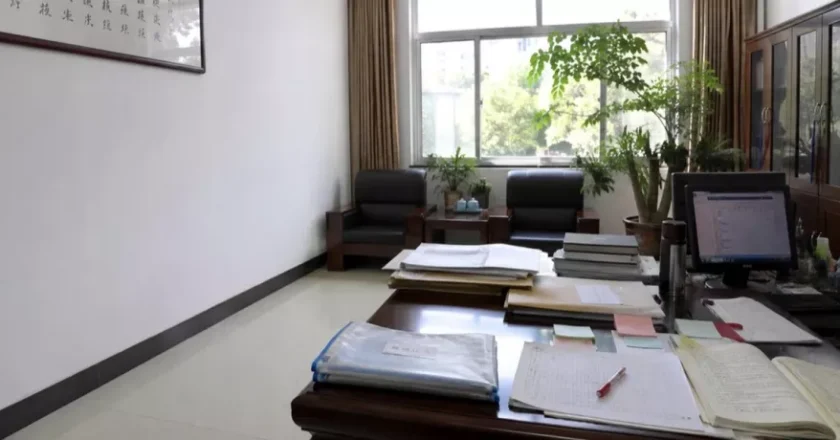 暑假来了，教师出省还需要报备？