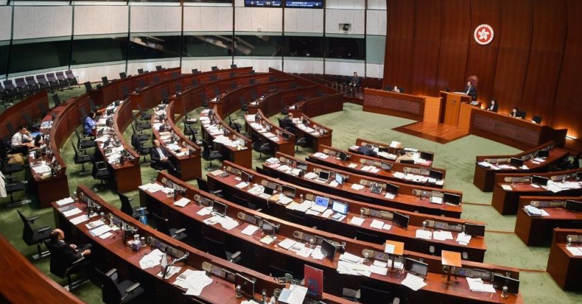 港府称目前无计划立法禁止青少年使用网路平台