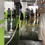 沈阳小区地下车库墙体暴雨中坍塌 露出大量生活垃圾