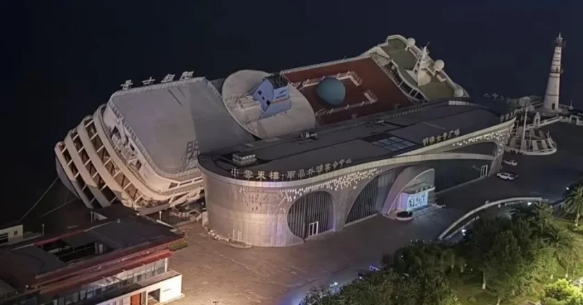 温州网红打卡地发生倾斜 造价2亿元 已闲置14年