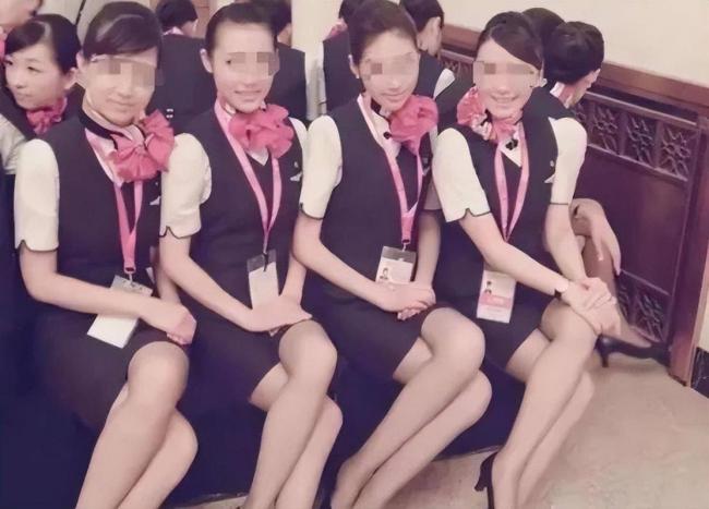 他出门要12名女秘书陪伴,敛财百亿成首富 他出门要12名女秘书陪伴,敛财百亿成首富
