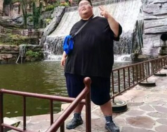 心情不好就狂吃 中国男8年胖到250公斤