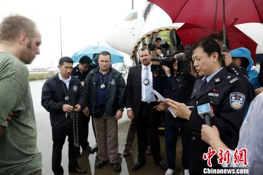 为习访美铺路,中国向美方移交“万人迷外教” 为习访美铺路,中国向美方移交“万人迷外教”